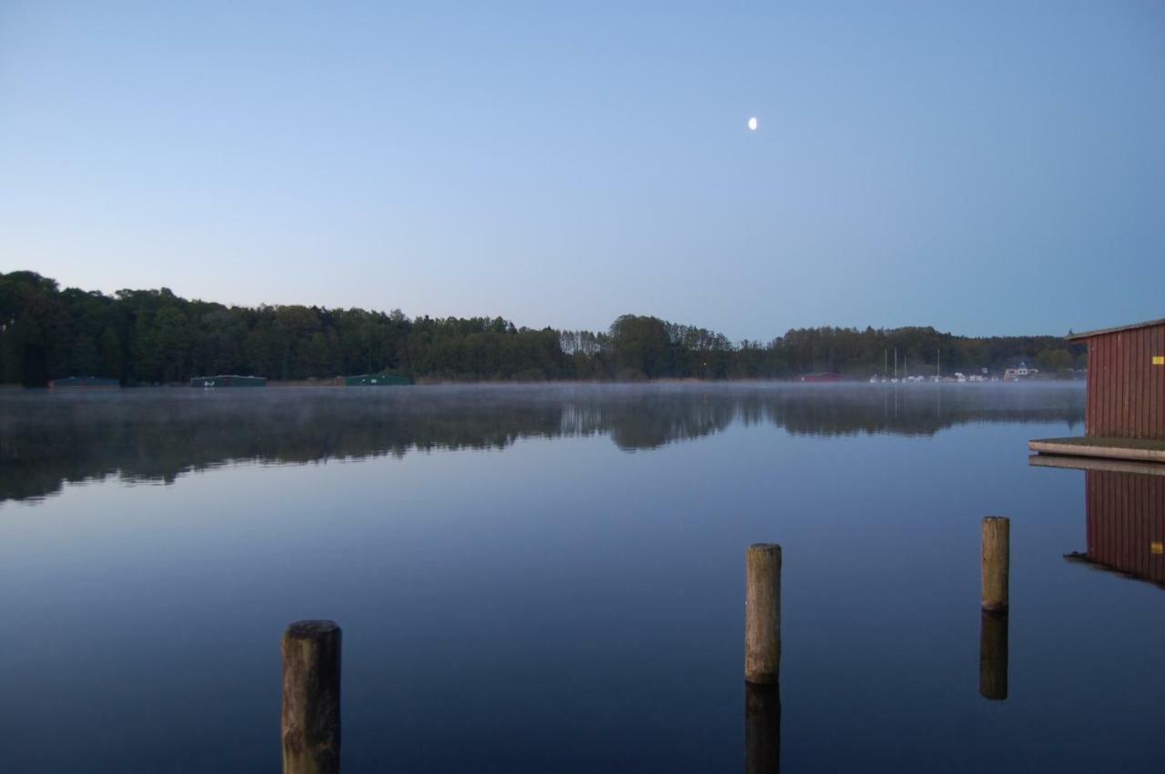 "An Der Wasserstrasse" Malchow  Exteriör bild